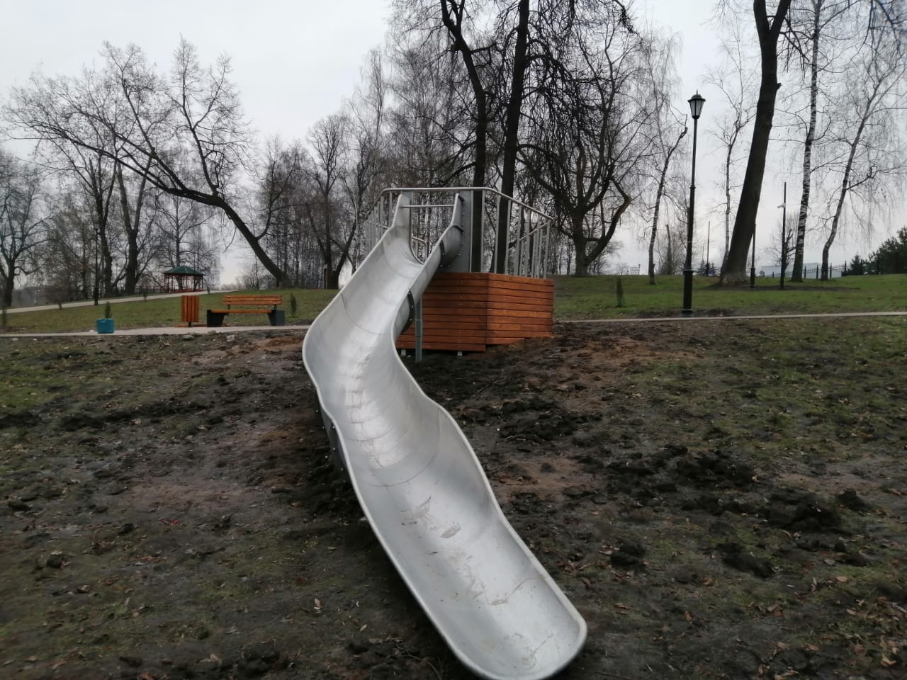 Горка-желоб на естественном холме (13 п.м.)