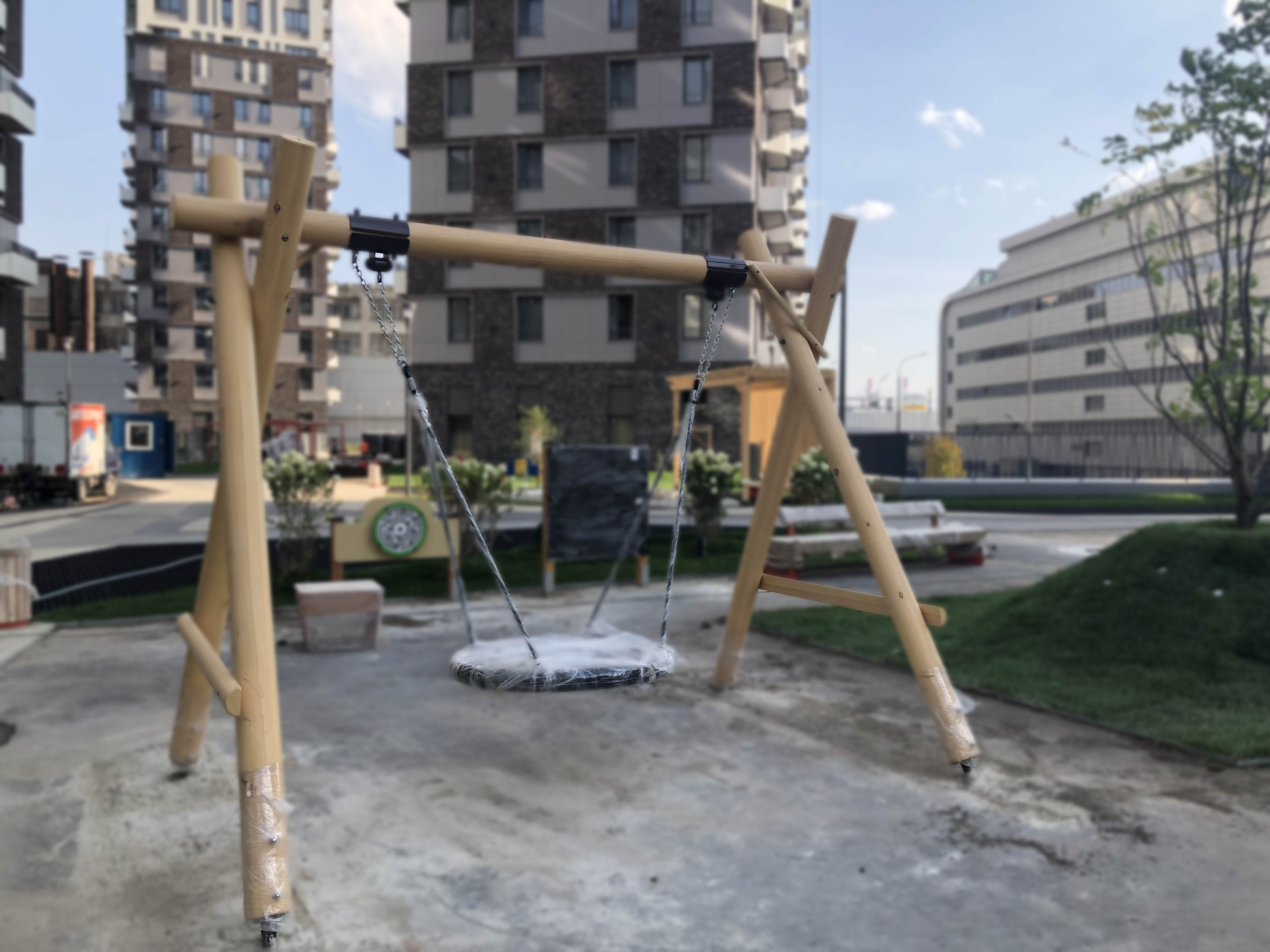 Качели одинарные с гнездом