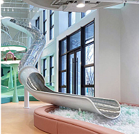 Светопрозрачная горка-труба