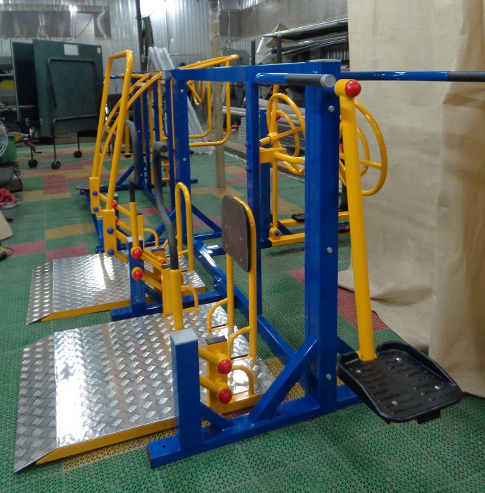 УТИ-0010 Уличный тренажерный комплекс для инвалидов-колясочников