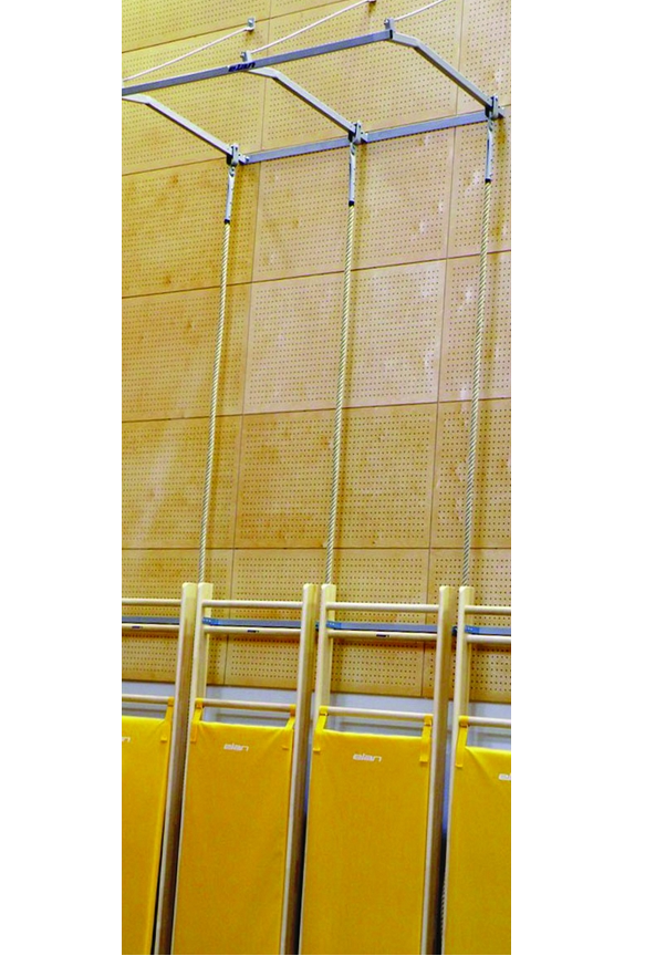 Конструкция настенная для подвешивания канатов, шестов, лесенок