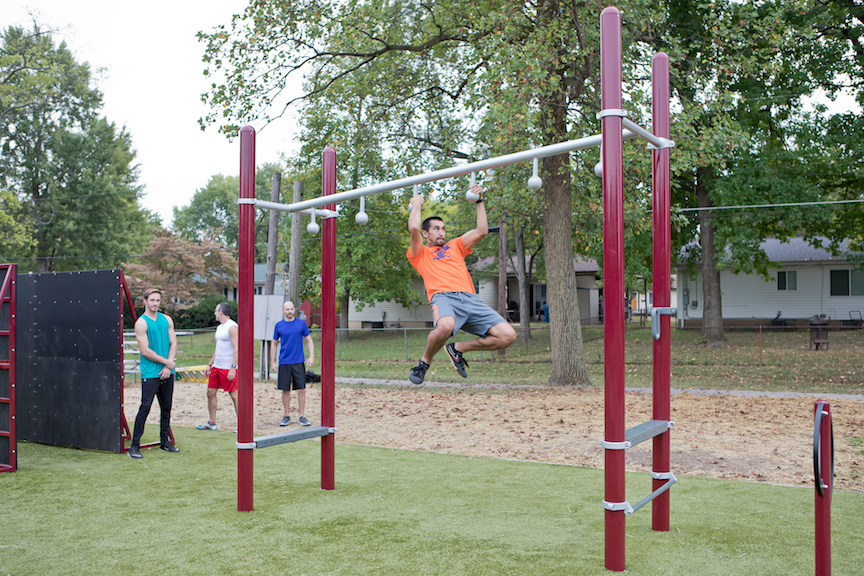Полоса препятствий на выживание Кросс