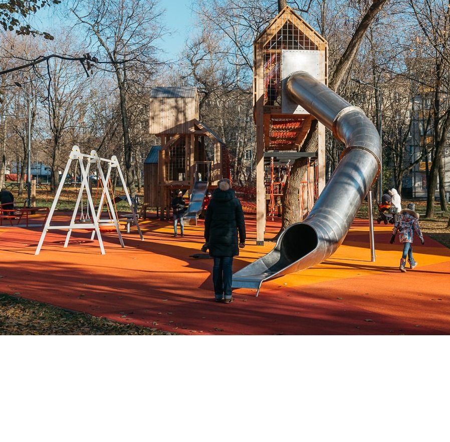 Заводом "ГЕРКУЛЕС" изготовлено и смонтировано оборудование для детской игровой площадки в парке  "Красногвардейские пруды" г. Москва, Красногвардейский бульвар, 1А. Положительный пост известного блогера Ильи Варламова.