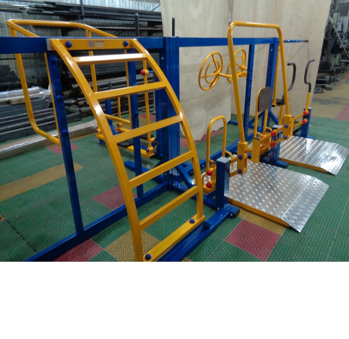 УТИ-0010 Уличный тренажерный комплекс для инвалидов-колясочников